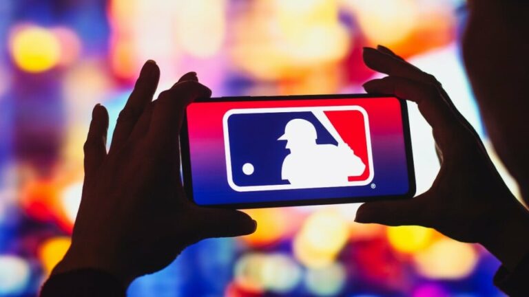 Играй в мяч: как следить за своей любимой бейсбольной командой в приложении MLB