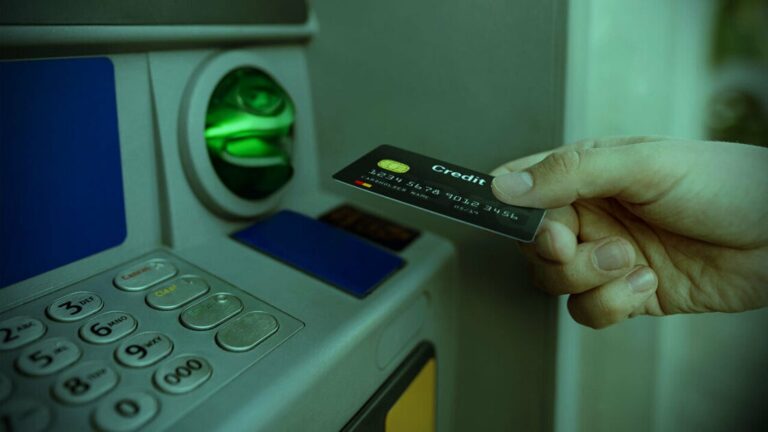 Скиммеры и мерцания кредитных карт: все, что вам нужно знать, чтобы оставаться в безопасности